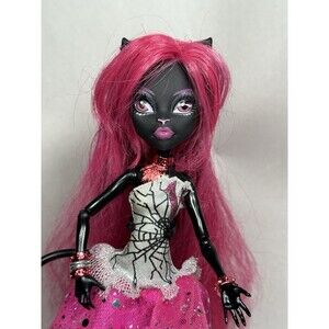 Monster High Catty Noir 13 Wishes First Edition Doll Mattel - Stand Tail Outfit